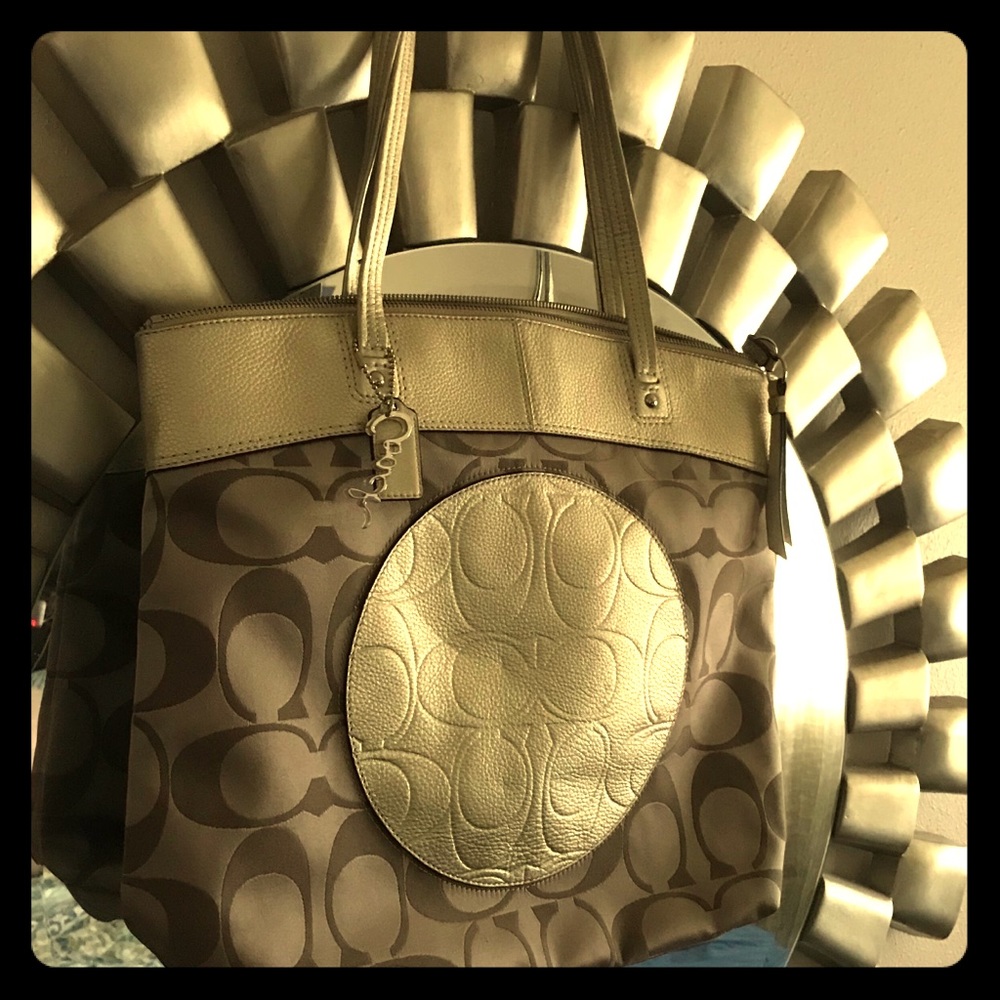 COACH LAURA SIGNATURE TOTE